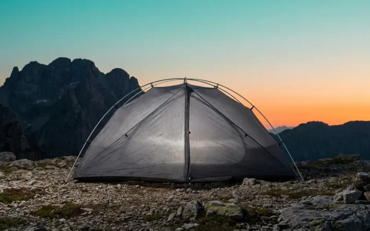 What is a freestanding tent — dome tent standing on rocky ground without stakes